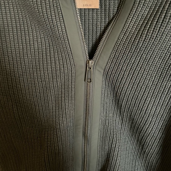 Duluth Men’s Large Sweater. Olive green with tan elbow patches - Picture 6 of 6